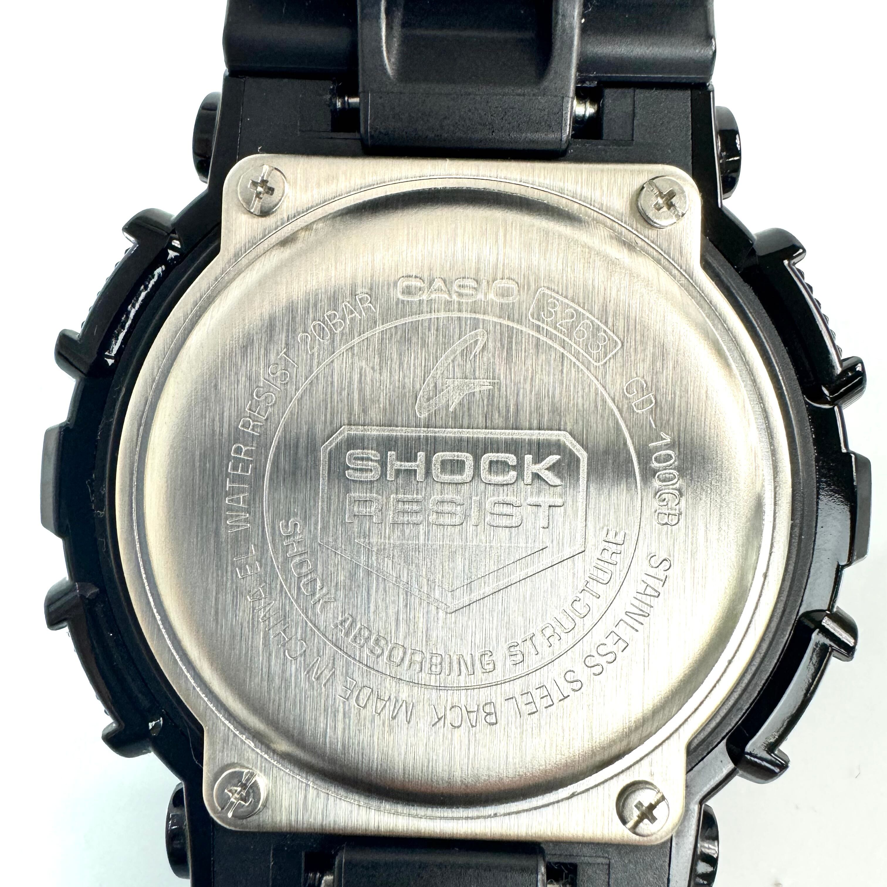 【美品】カシオ　G-SHOCK　ジーショック　GD-100GB-1JF 　クォーツ　デジタル　ブラックゴールド　樹脂