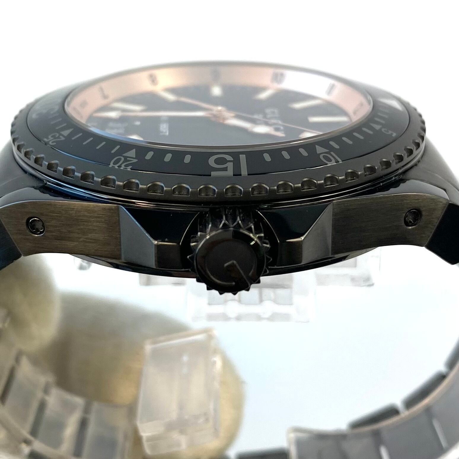 【美品】グッチ　GUCCI　ダイヴ 　YA136213　136.2　クォーツ　黒　デイト表示