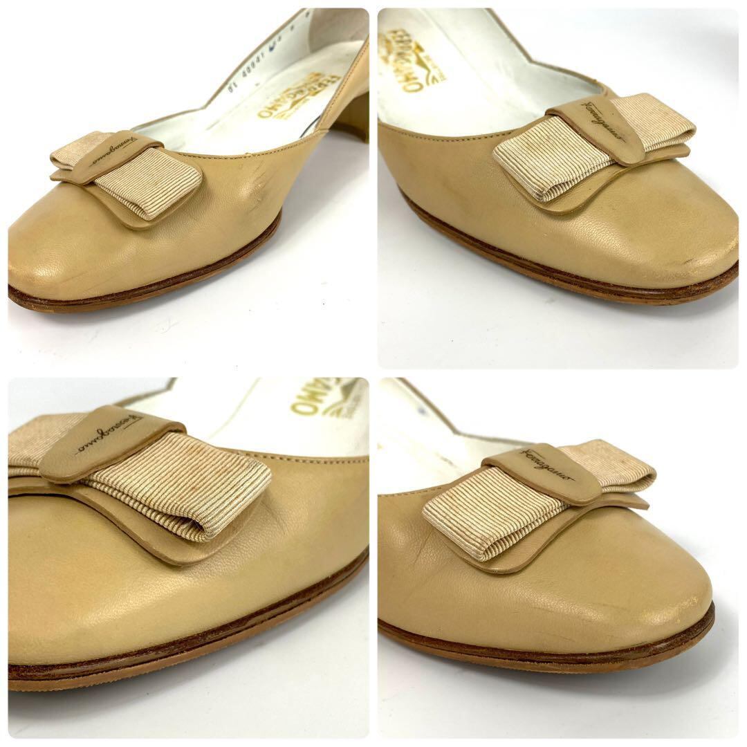 サルヴァトーレフェラガモ　パンプス　ヴァラ　8 D　ベージュ