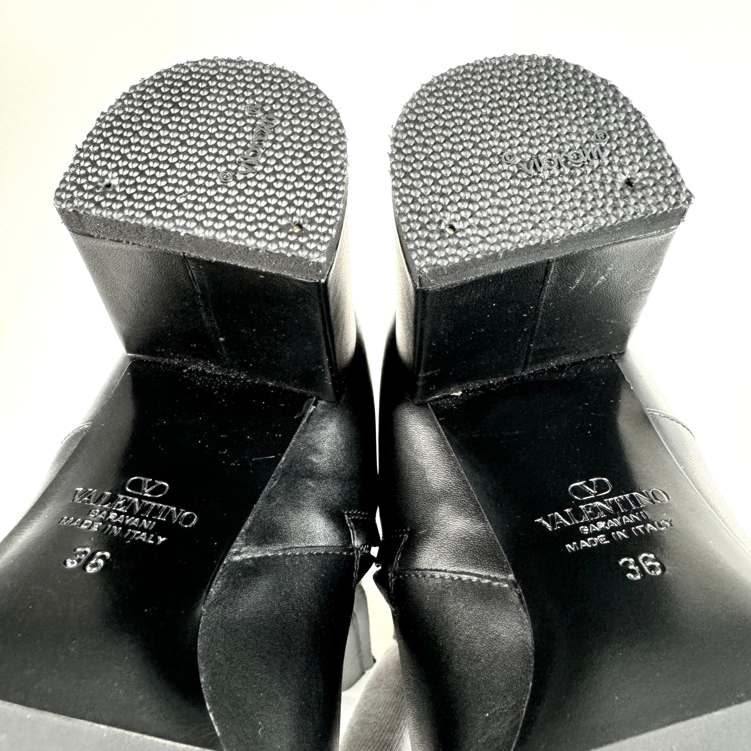 バレンティノガラヴァーニ　ブーツ　Vロゴ　シグネチャー　カーフ　黒　23cm