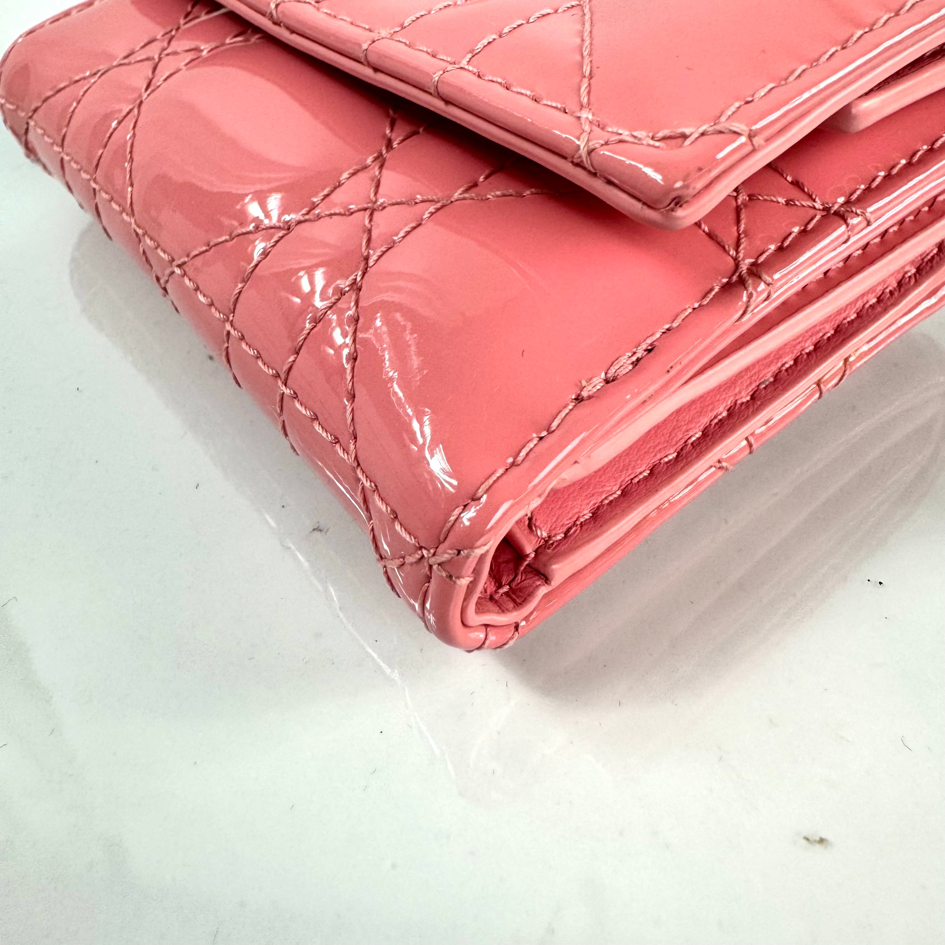 クリスチャンディオール　レディディオール　Christian Dior　ロータスウォレット　ピンク　エナメル　コンパクトウォレット