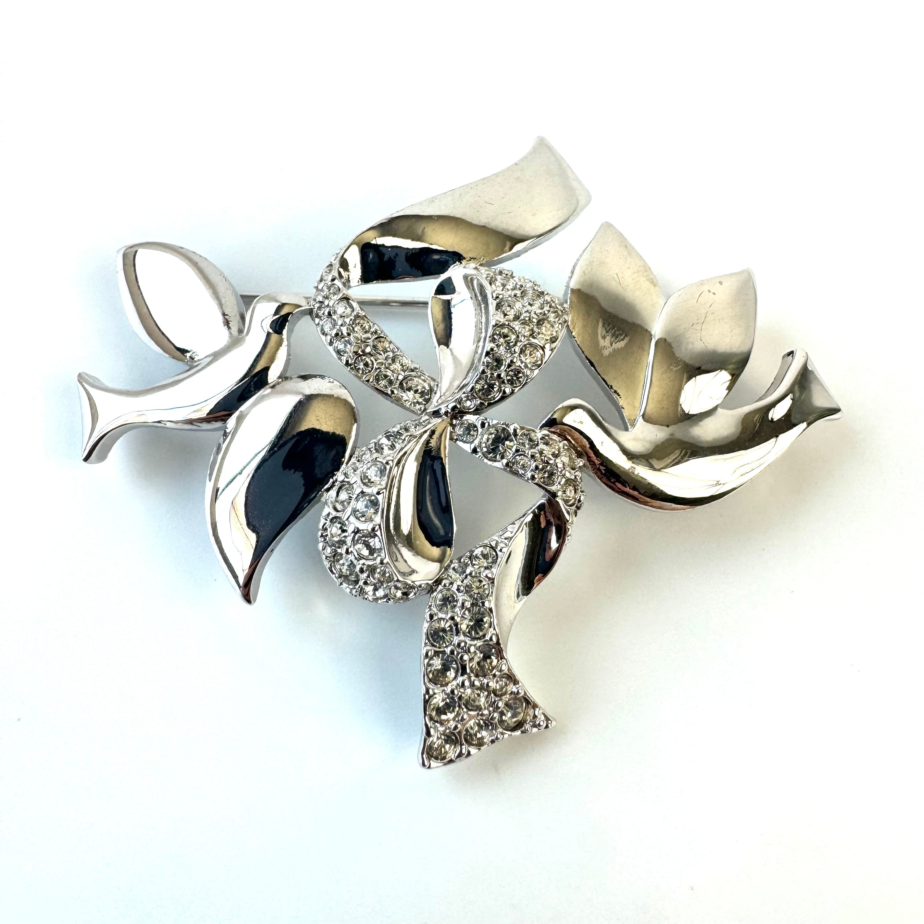 【美品】ニナリッチ　ブローチ　ラインストーン　トリ　リボン　シルバー