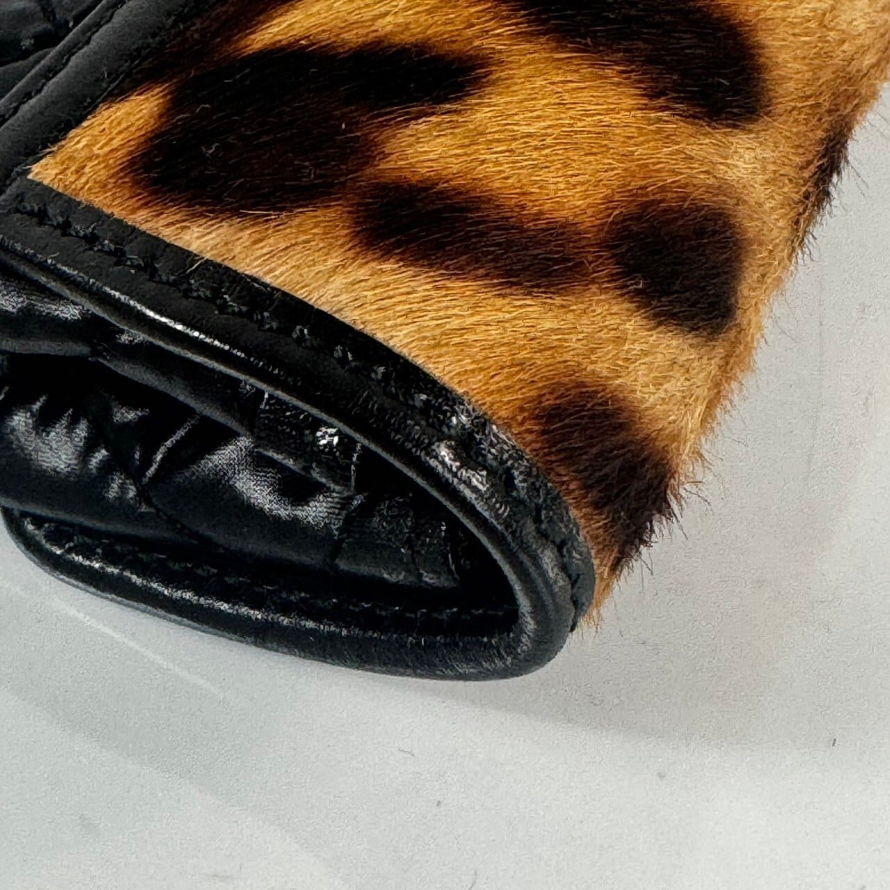 【美品】ドルチェアンドガッバーナ　Dolce&Gabbana　財布　フラップ　レオパード　黒　ナイロン　ハラコ