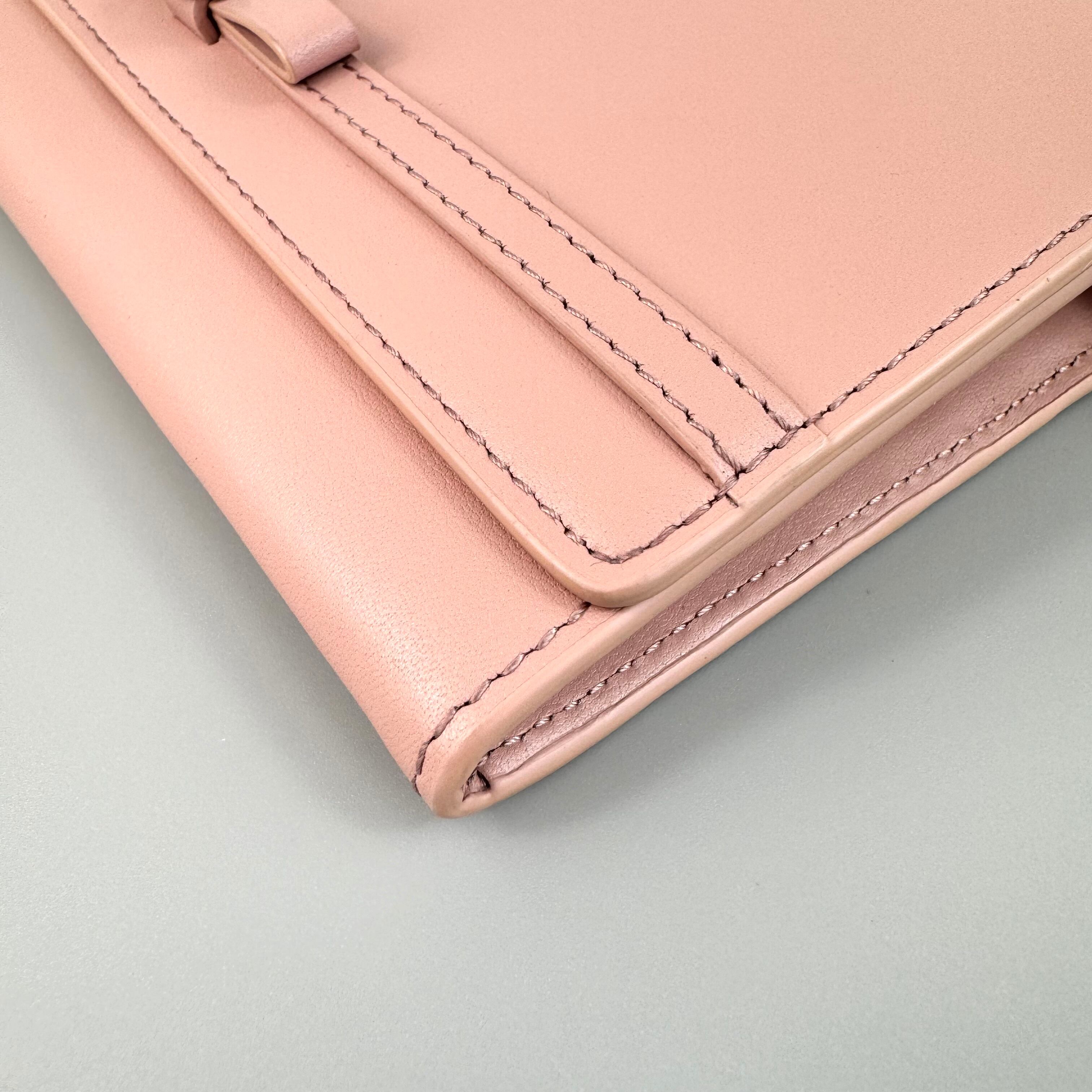 【ほぼ未使用】アンテプリマミスト　チェーンウォレット　財布　レザー　ライトピンク