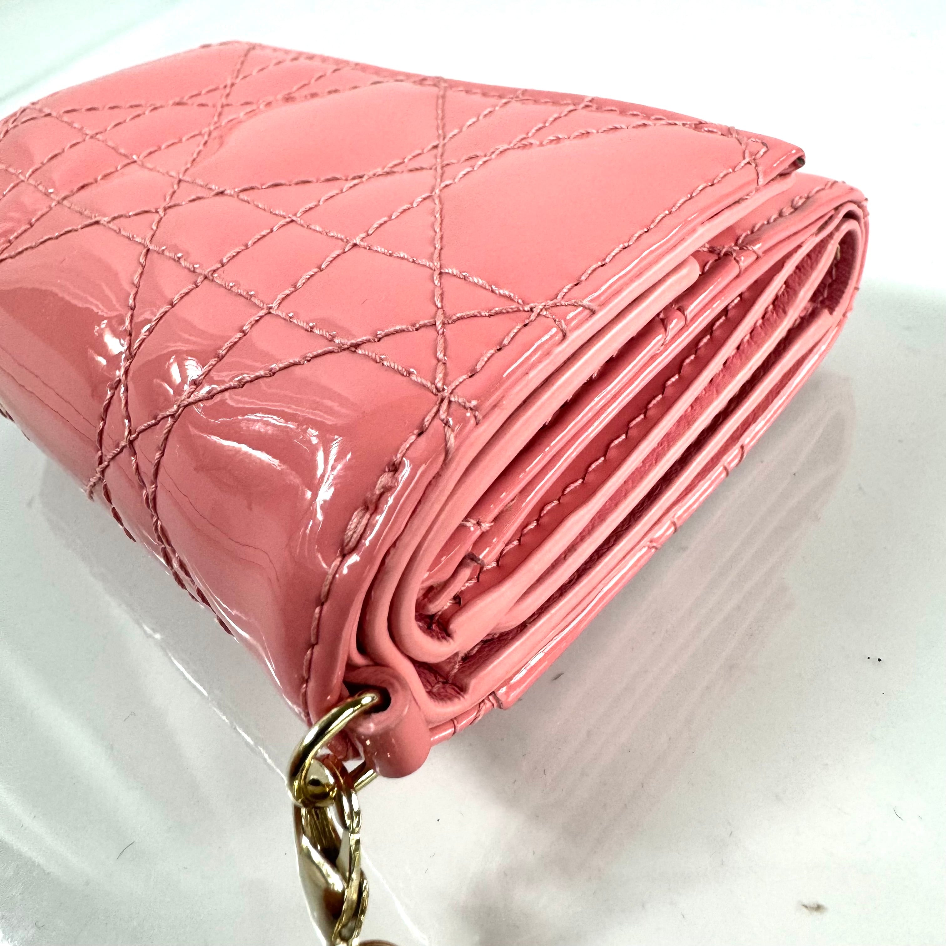 クリスチャンディオール　レディディオール　Christian Dior　ロータスウォレット　ピンク　エナメル　コンパクトウォレット