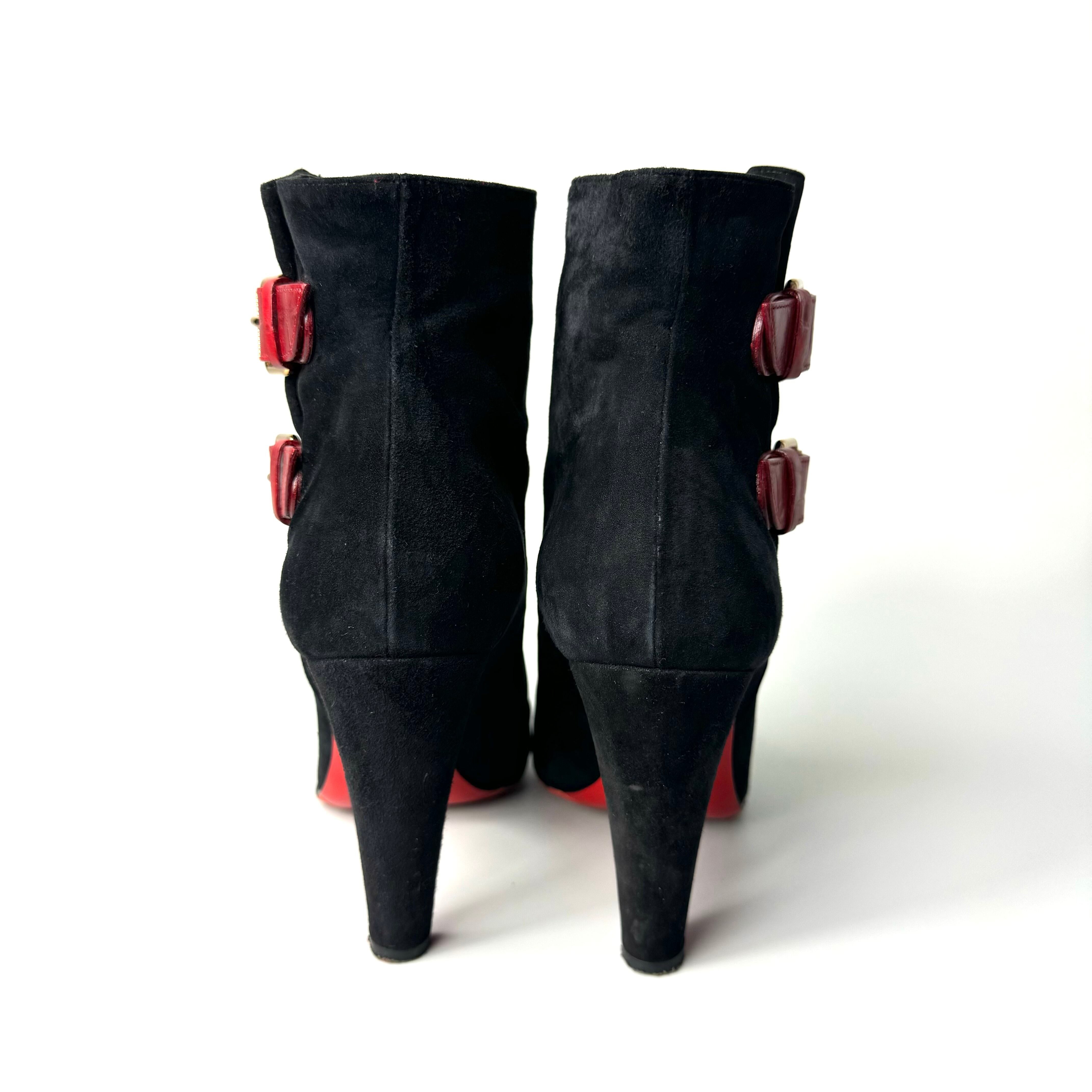 クリスチャンルブタン　ショートブーツ　サイドベルト　スエード　赤　黒　25cm