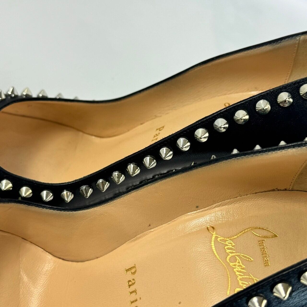 【希少】クリスチャンルブタン　Christian Louboutin　ハイヒール　スタッズ　レザー　黒　37 1/2　日本サイズ約23.5cm