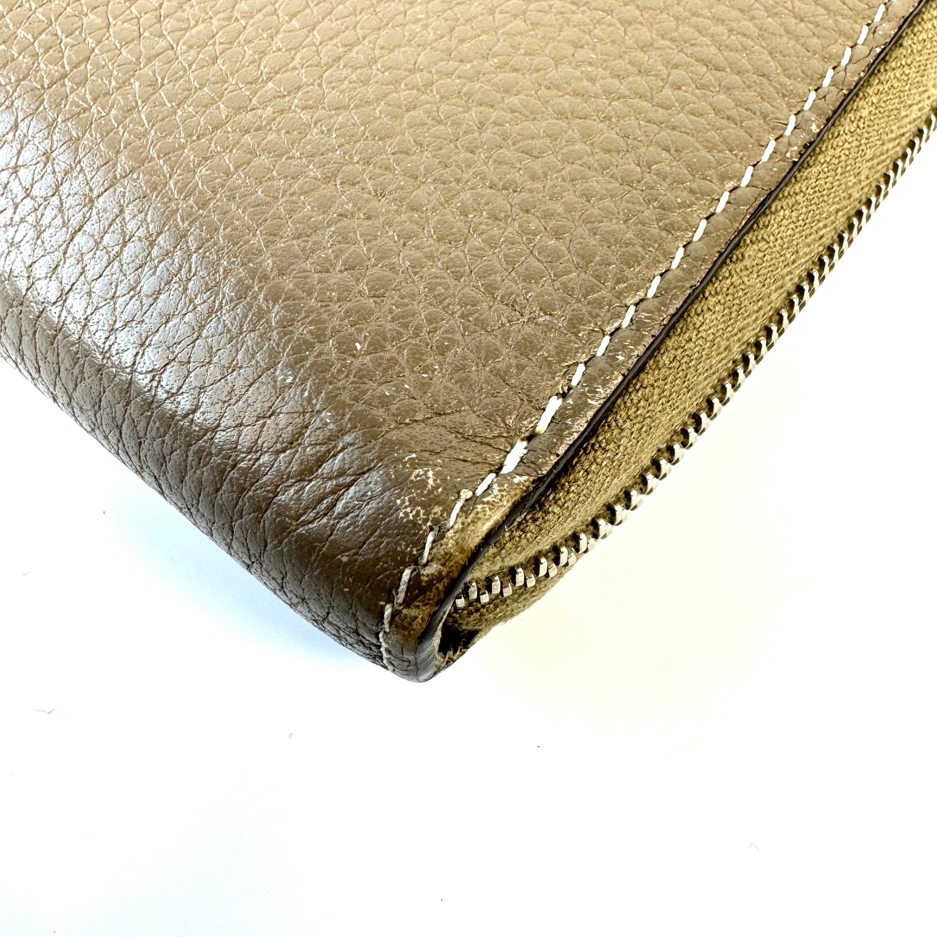 セリーヌ　長財布　ラウンドファスナー　レザー　グレージュ