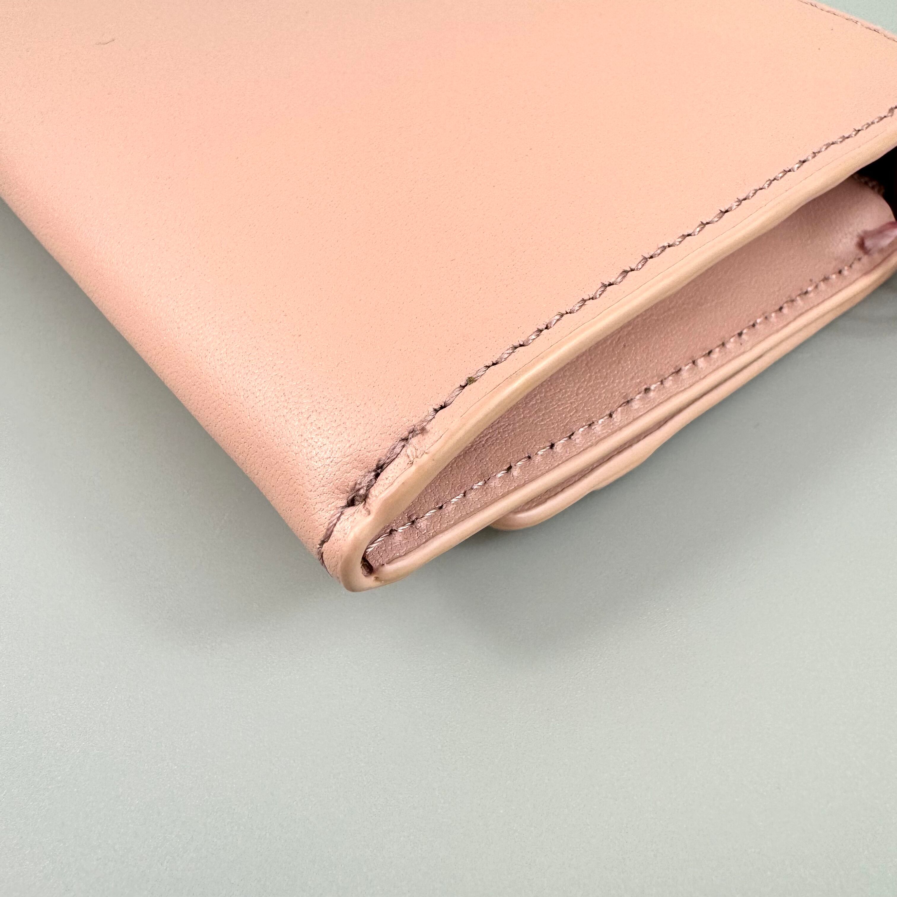 【ほぼ未使用】アンテプリマミスト　チェーンウォレット　財布　レザー　ライトピンク