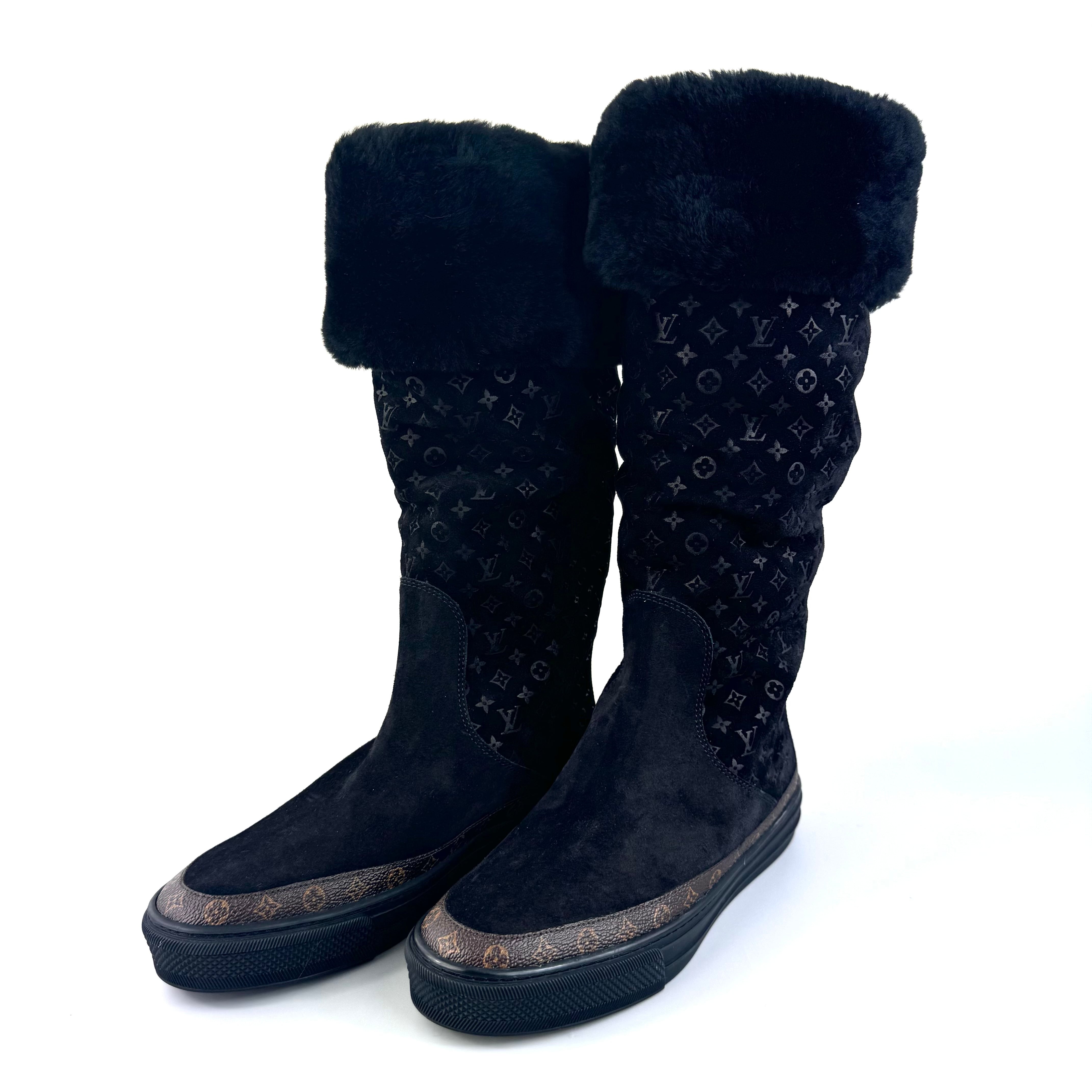 【ほぼ未使用】ルイヴィトン　ロングブーツ　ムートン　モノグラム　スエード　ダークブラウン　23.5cm