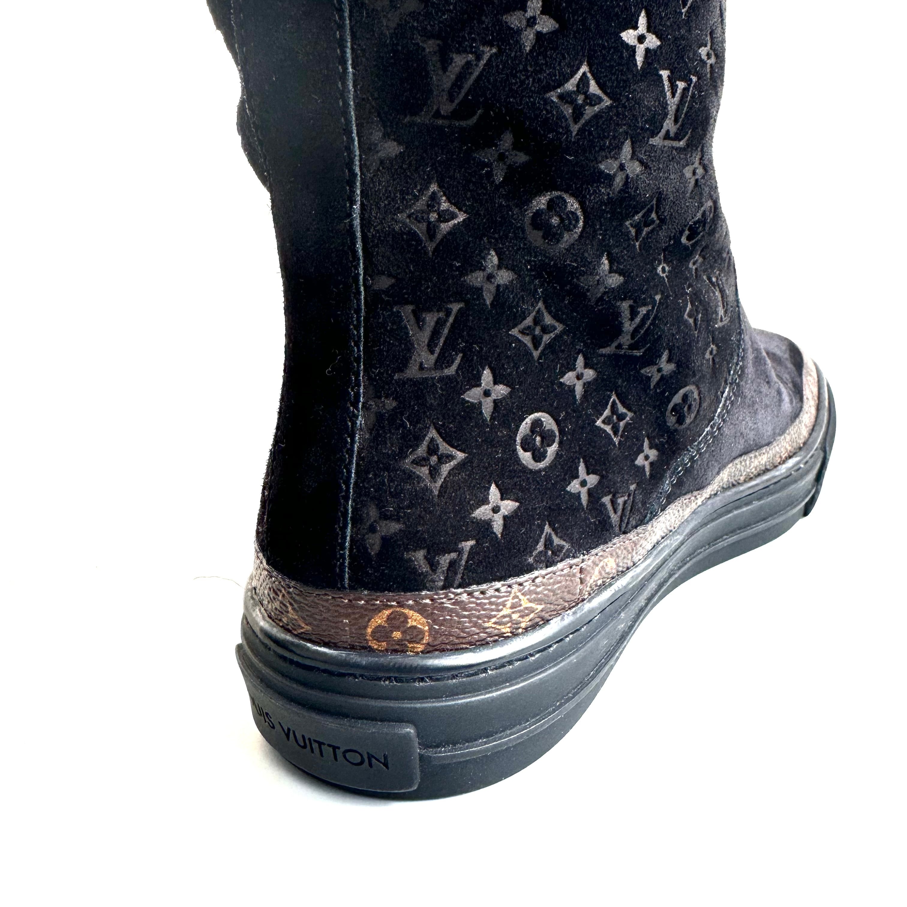 【ほぼ未使用】ルイヴィトン　ロングブーツ　ムートン　モノグラム　スエード　ダークブラウン　23.5cm