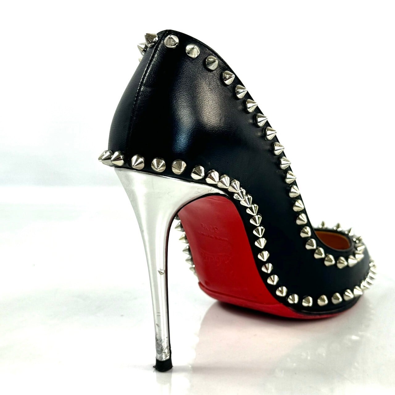 【希少】クリスチャンルブタン　Christian Louboutin　ハイヒール　スタッズ　レザー　黒　37 1/2　日本サイズ約23.5cm