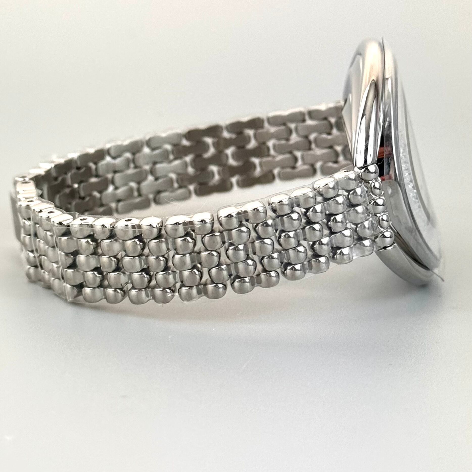 【未使用・電池交換済み】スワロフスキー　SWAROVSKI　Crystalline　クリスタルライン　Oval　オーバル　5181008　クォーツ　2針　シルバー　レディース