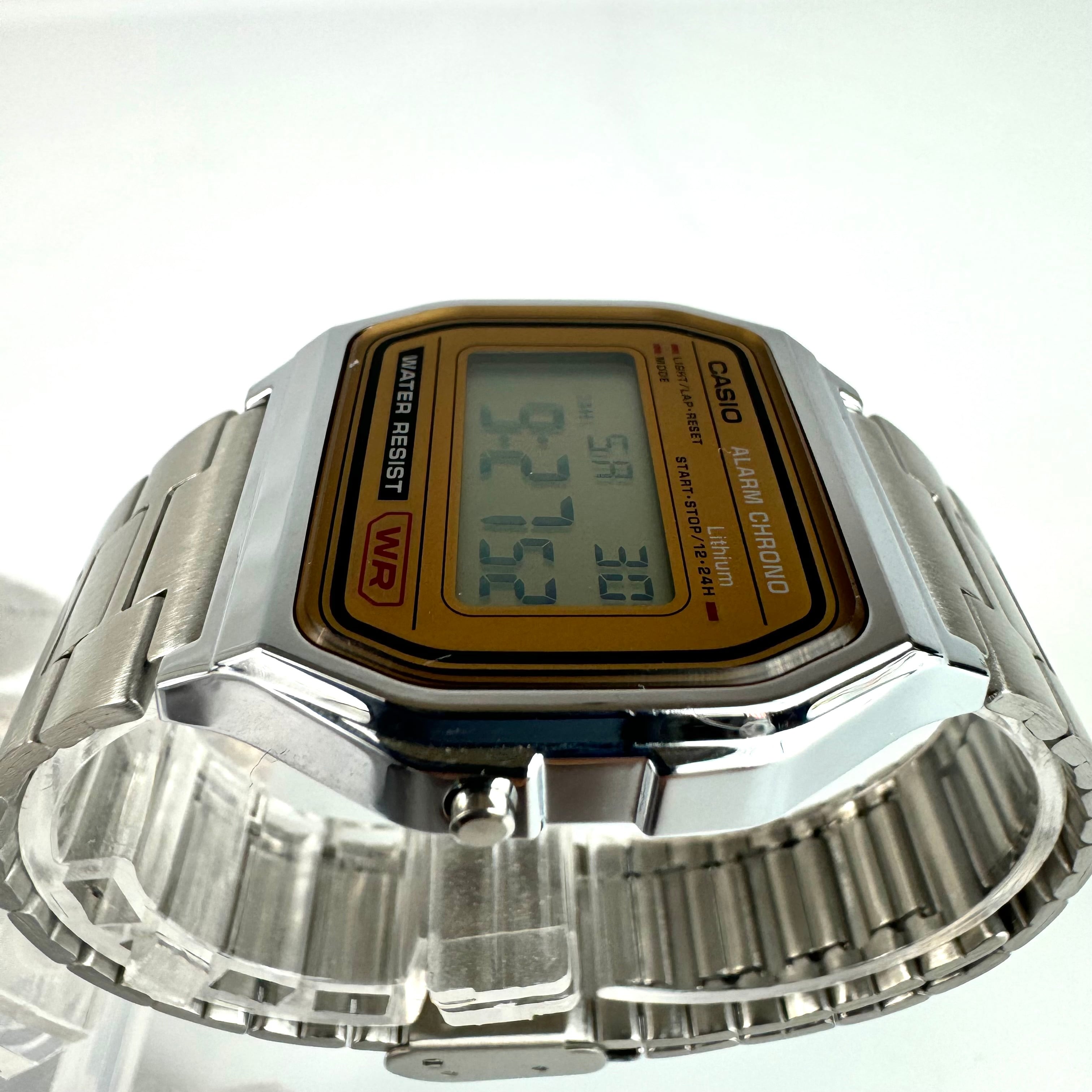 【美品】カシオ　CASIO　A158WEA-9JH　クォーツ　デジタル　ゴールド　メンズ　レディース