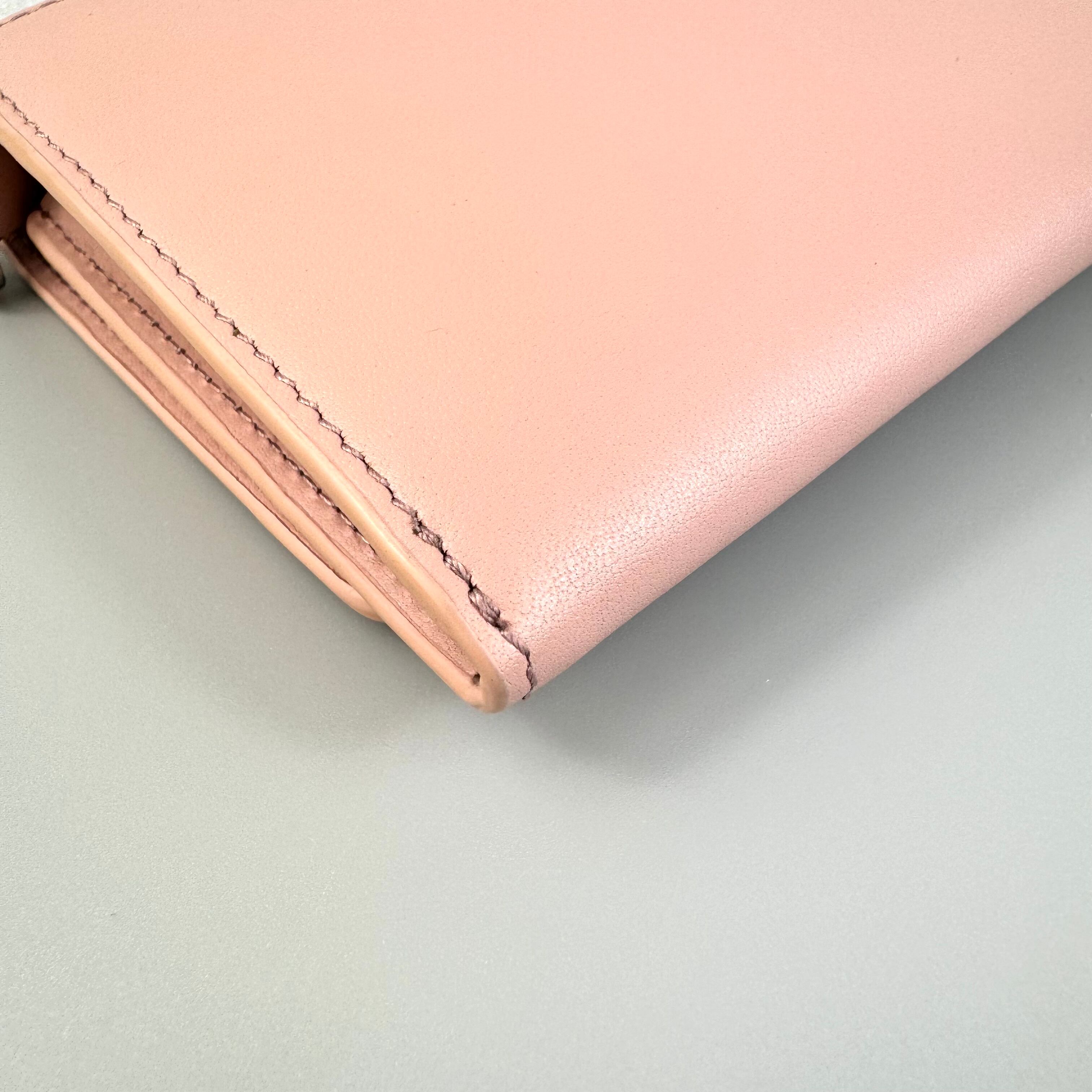 【ほぼ未使用】アンテプリマミスト　チェーンウォレット　財布　レザー　ライトピンク