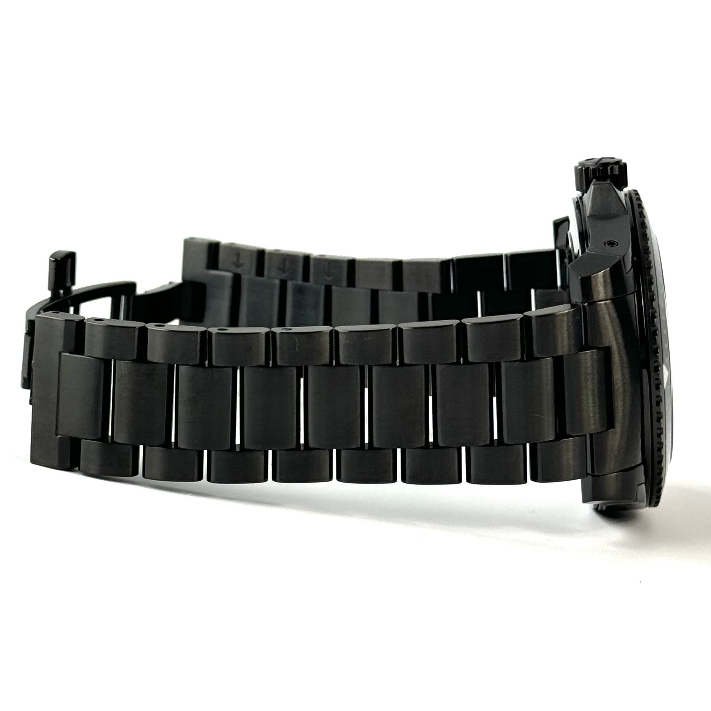 【美品】グッチ　GUCCI　ダイヴ 　YA136213　136.2　クォーツ　黒　デイト表示