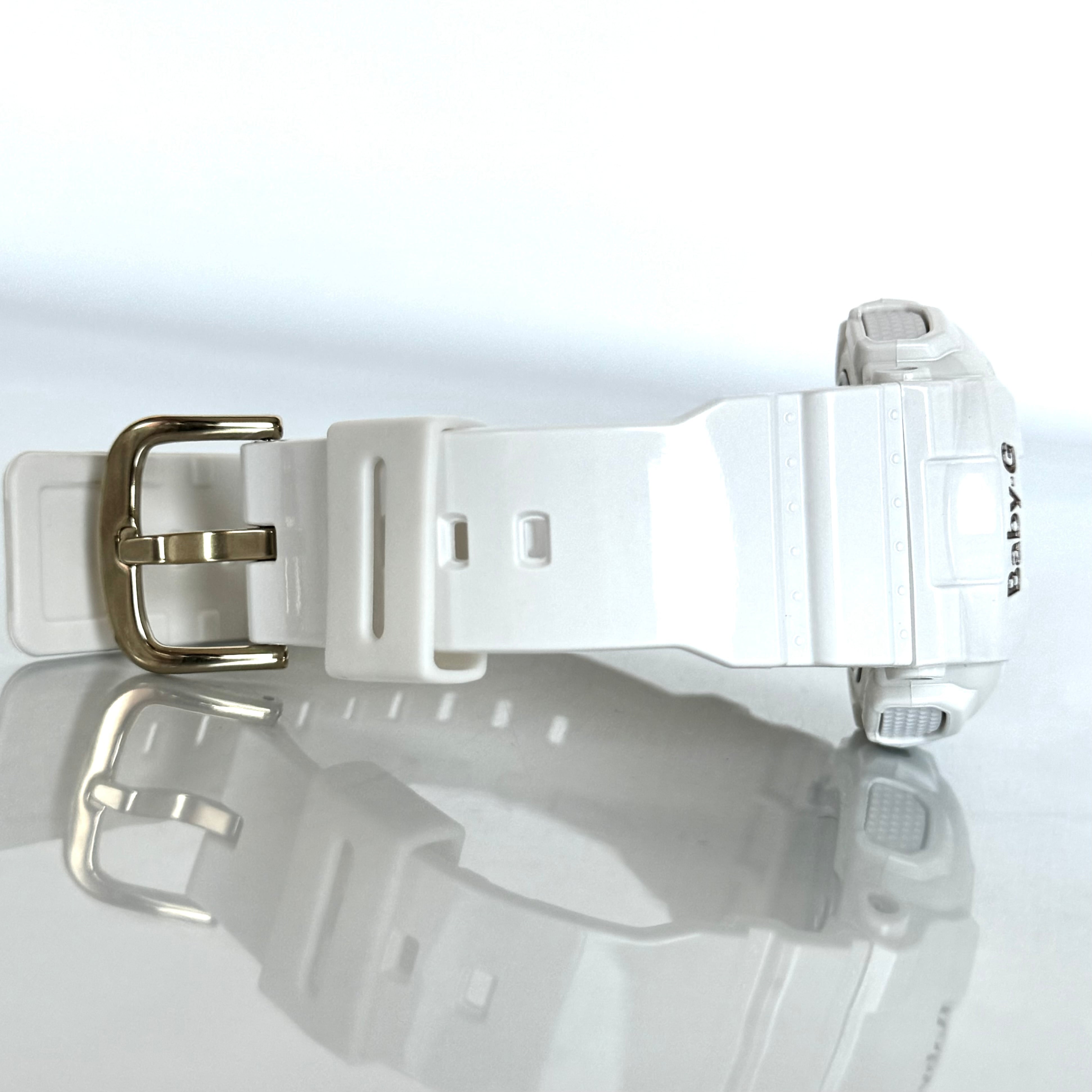 【美品】カシオ　ジーショック　G-SHOCK　BA-110LC　クォーツ　デジアナ　白　ゴールド　樹脂バンド