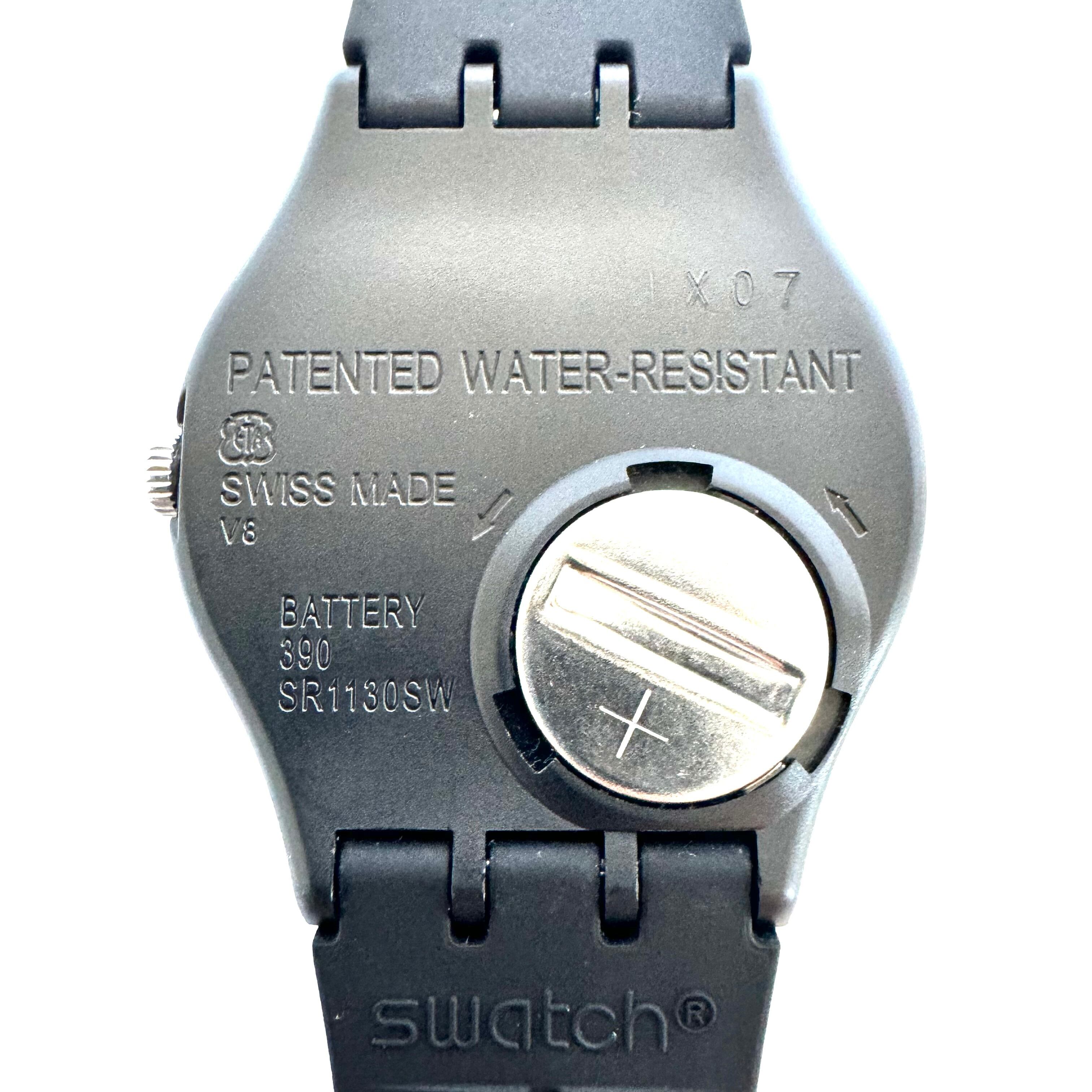 【ほぼ未使用】スウォッチ　SWATCH　ナイトクラブ　GB318　クォーツ　黒　ラバーベルト　レディース　電池交換済