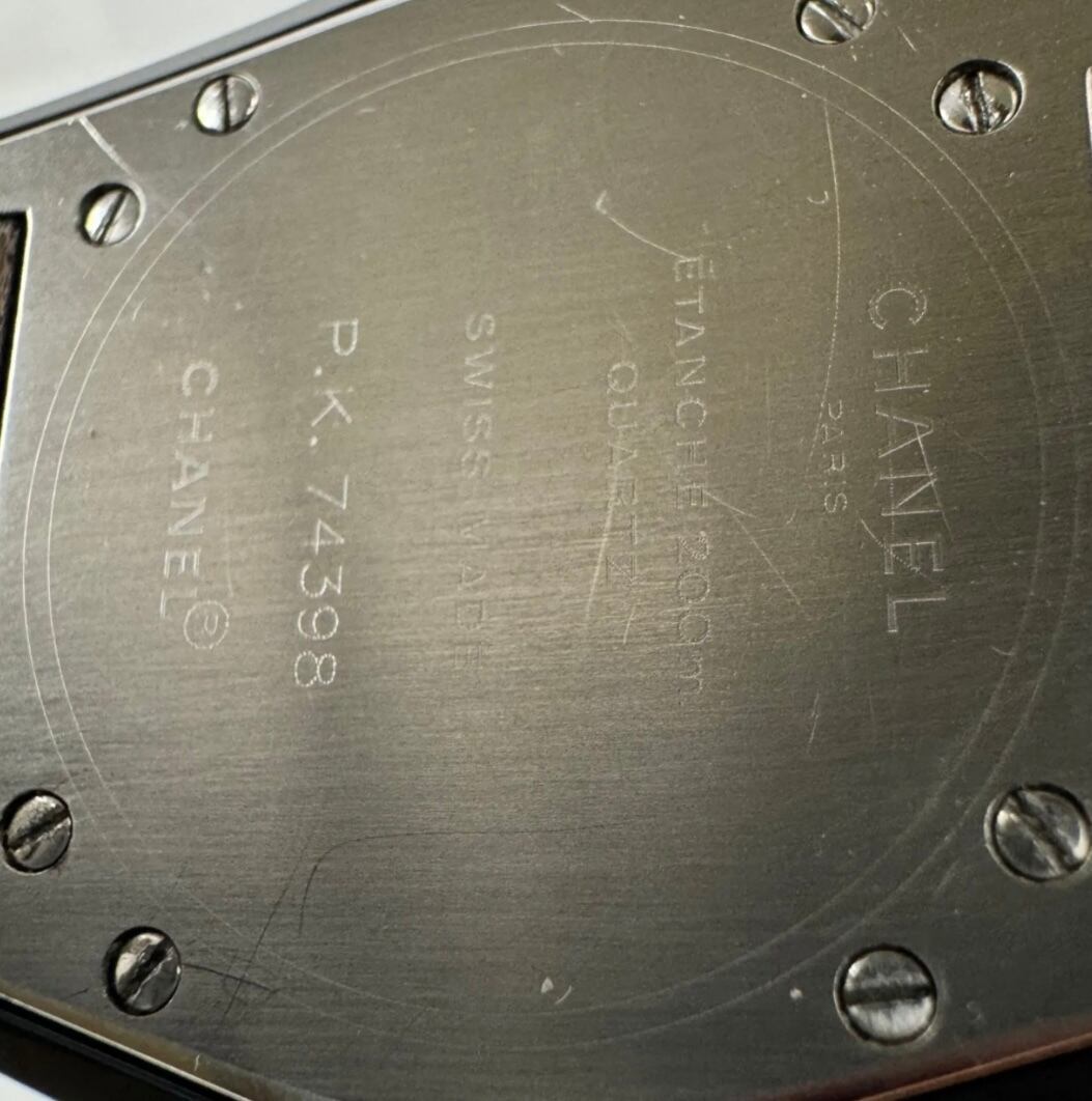 シャネル　CHANEL　J12　H0680　クォーツ　黒　セラミック　デイト表示　革ベルト　レディース