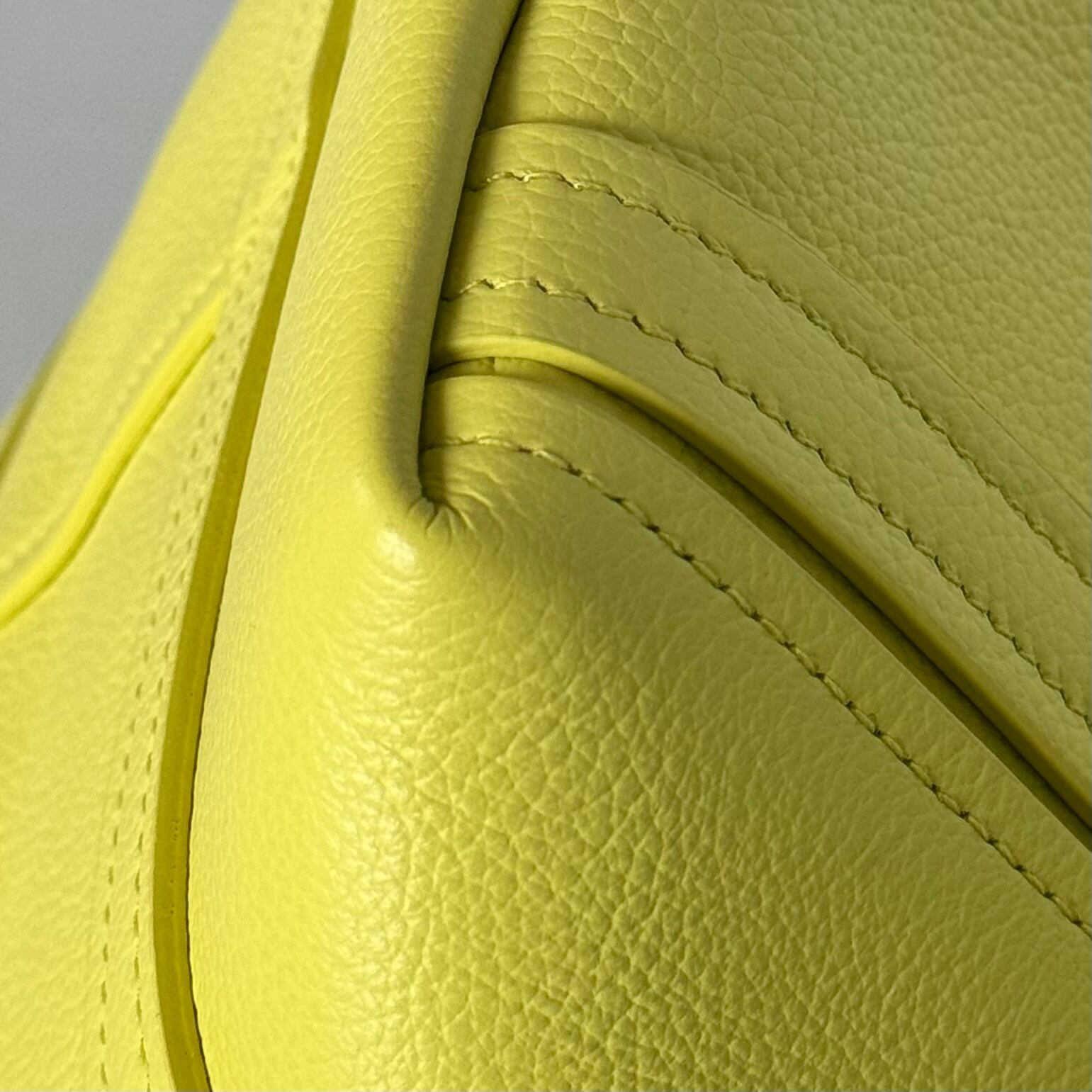 バレンシアガ　エヴリディトート　ノースサウス　スモール　イエロー