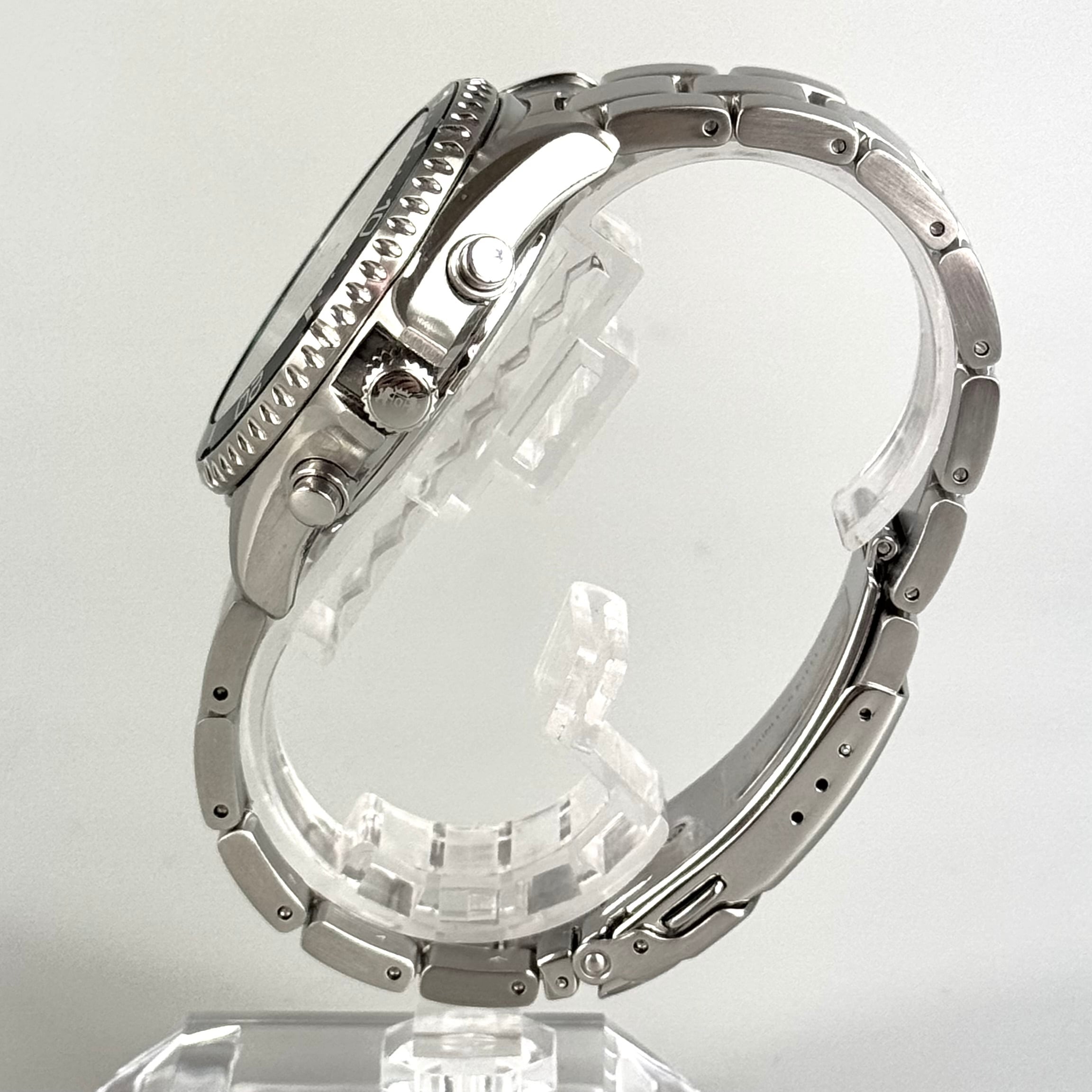 【美品】オリエント　ORIENT　オリエントマコ　RN-TX0204E　VS75-UAB0　ソーラー　グリーン　デイト表示　クロノグラフ