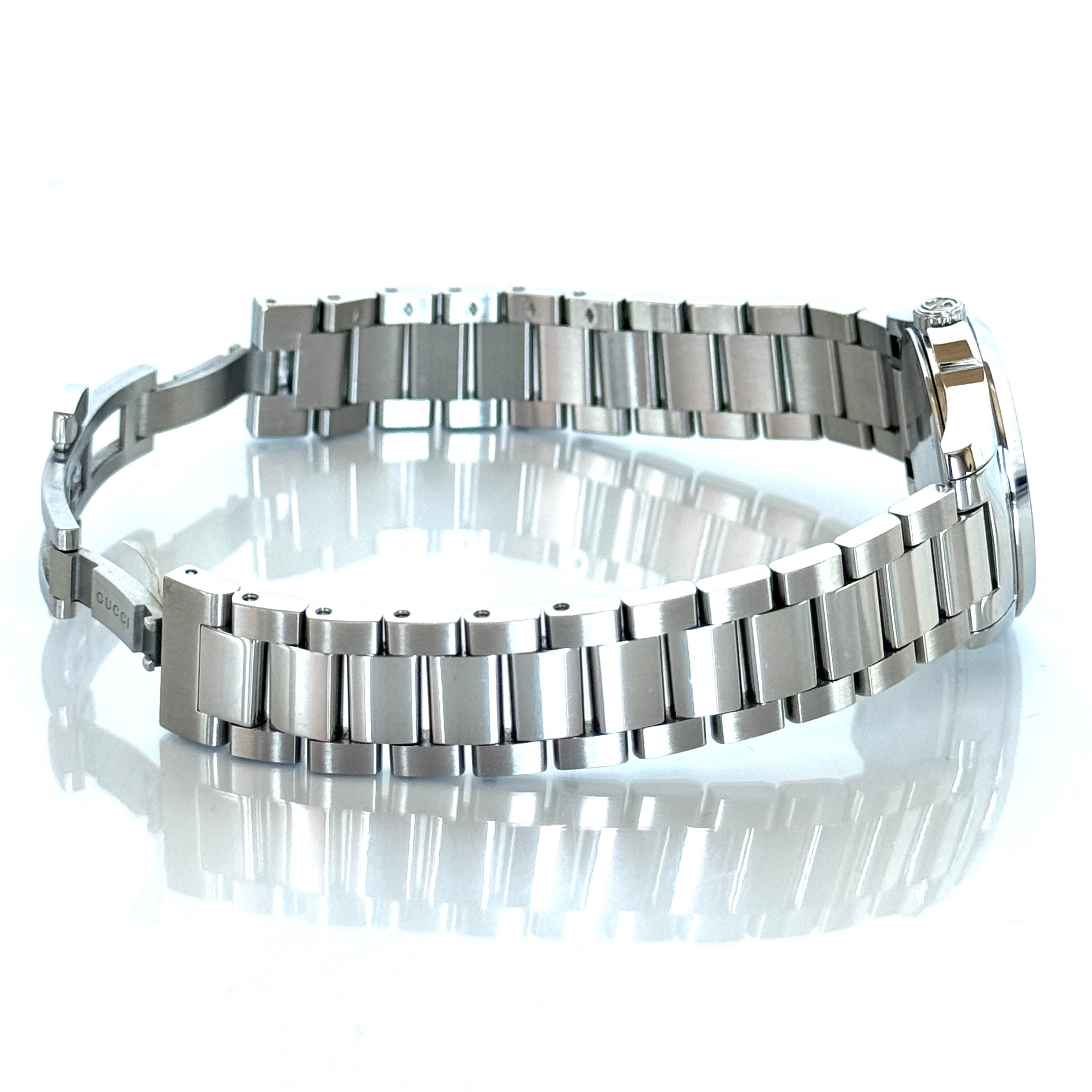 グッチ　Gタイムレス　YA126551　126.5　クォーツ　デイト表示　シルバー　レディース