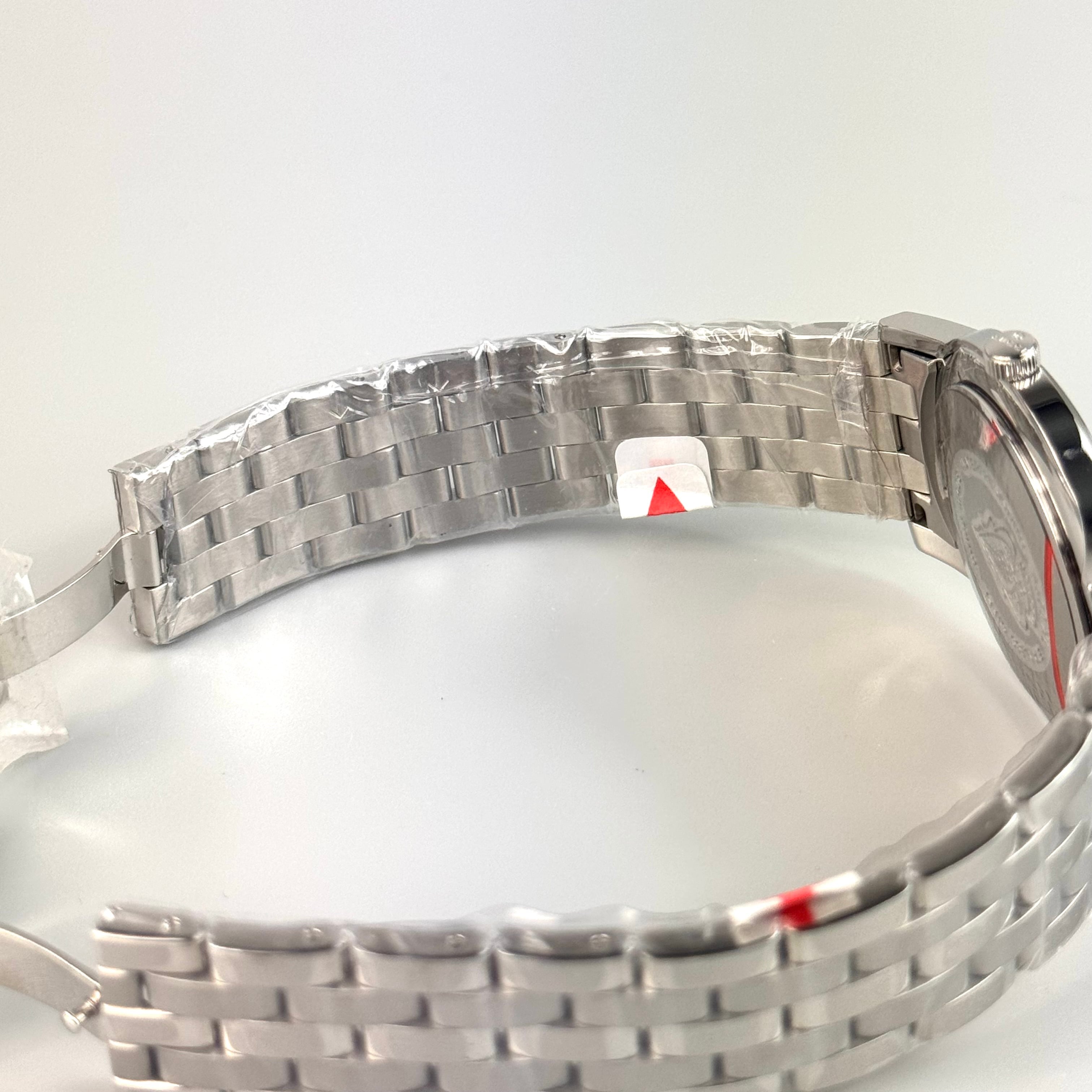 【未使用】グッチ　GUCCI　Gクラス　5500XL　YA055211　クォーツ　黒　デイト表示