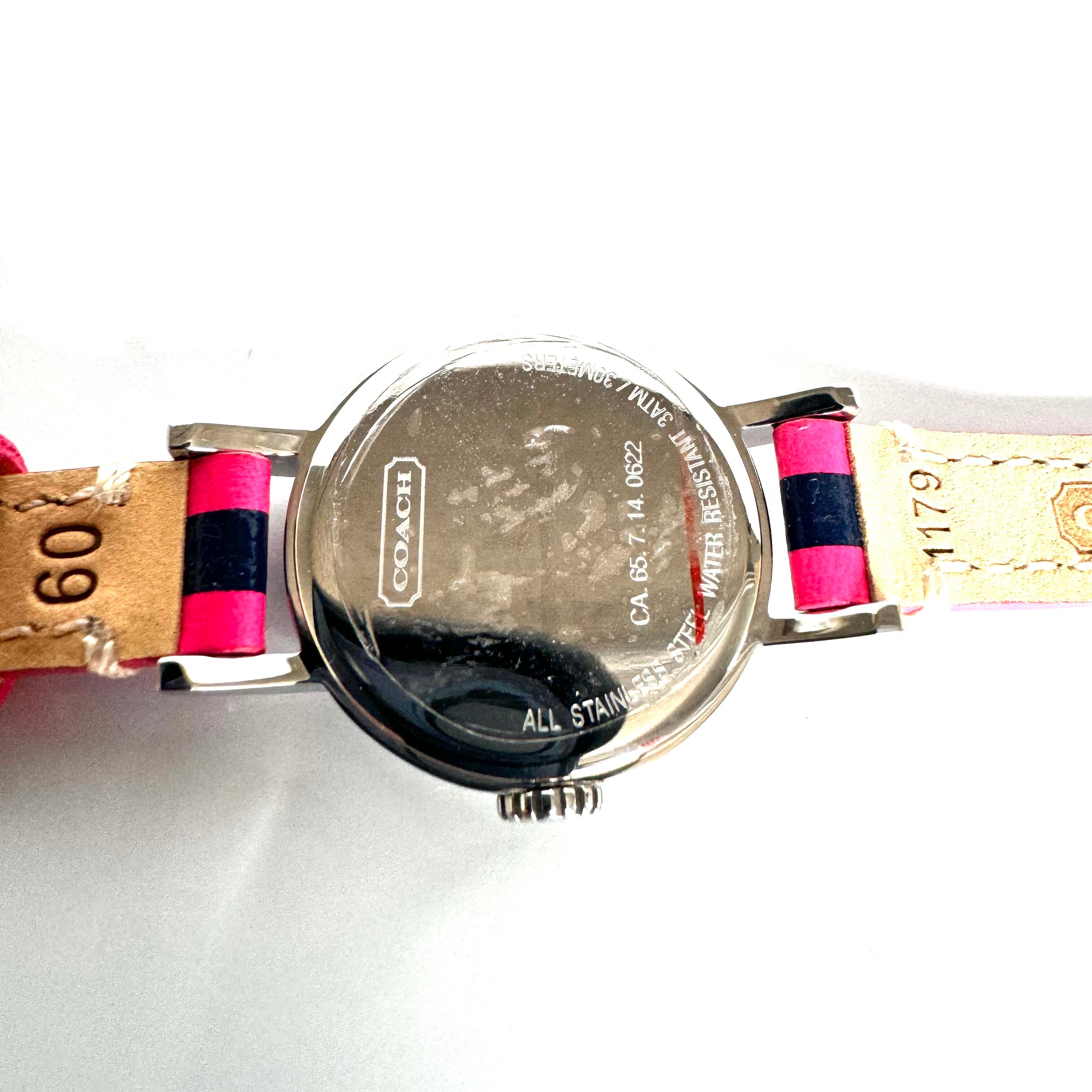 【ほぼ未使用】コーチ　ニューステューディオ　CA.65.7.14.0622　クォーツ　2針　シルバー　革ベルト　レディース