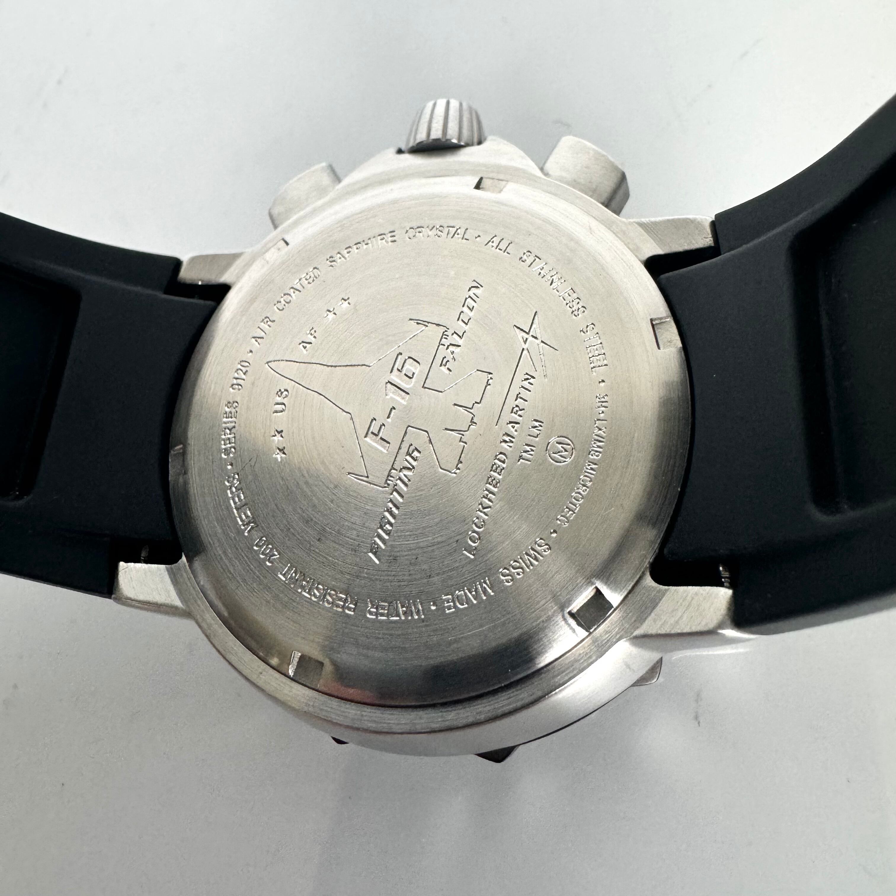 【希少】ルミノックス　F-16　ファイティングファルコン　クォーツ　クロノグラフ　黒　デイト表示　ラバーベルト