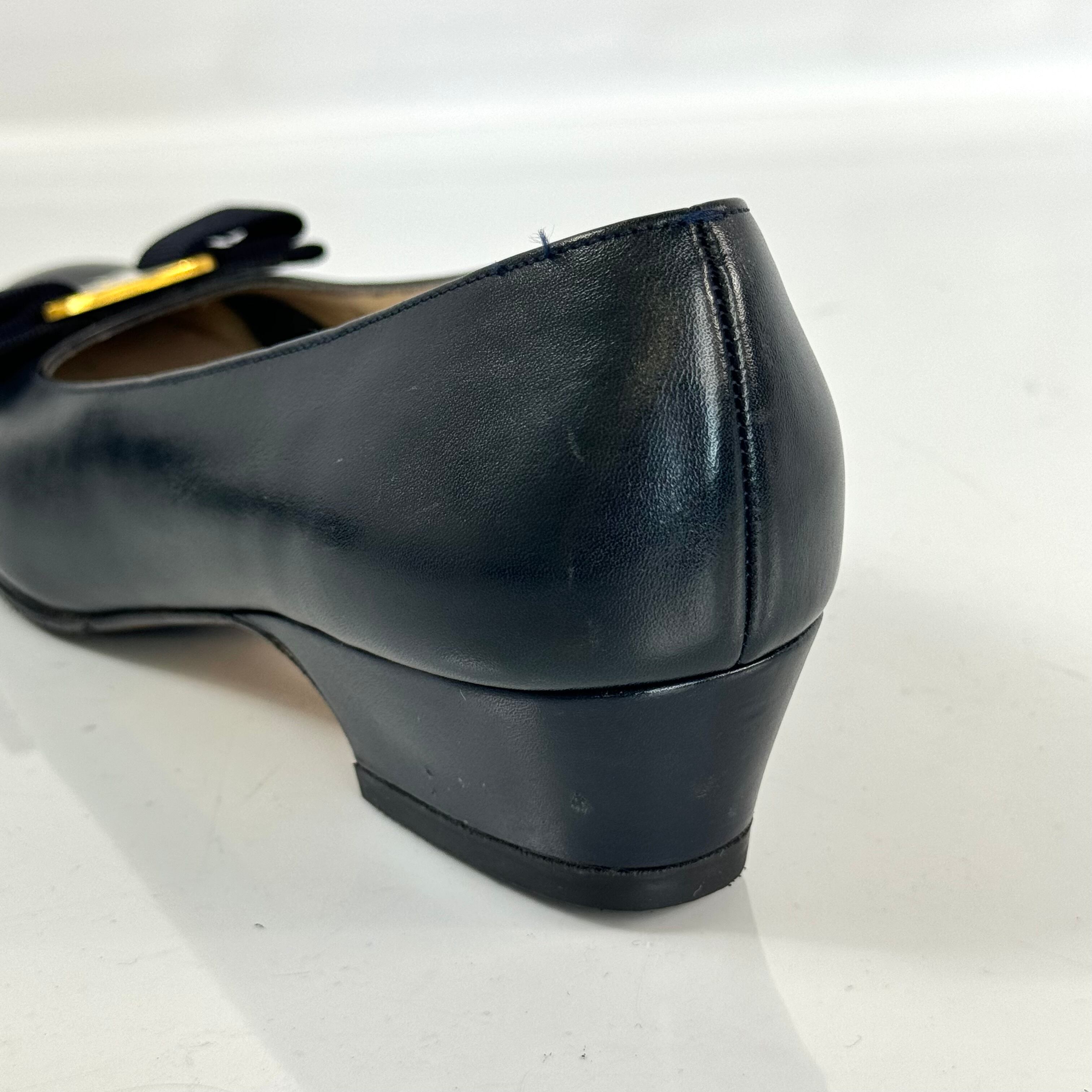 サルヴァトーレフェラガモ　パンプス　ヴァラリボン　カーフレザー　5 1/2 B　23cm 黒