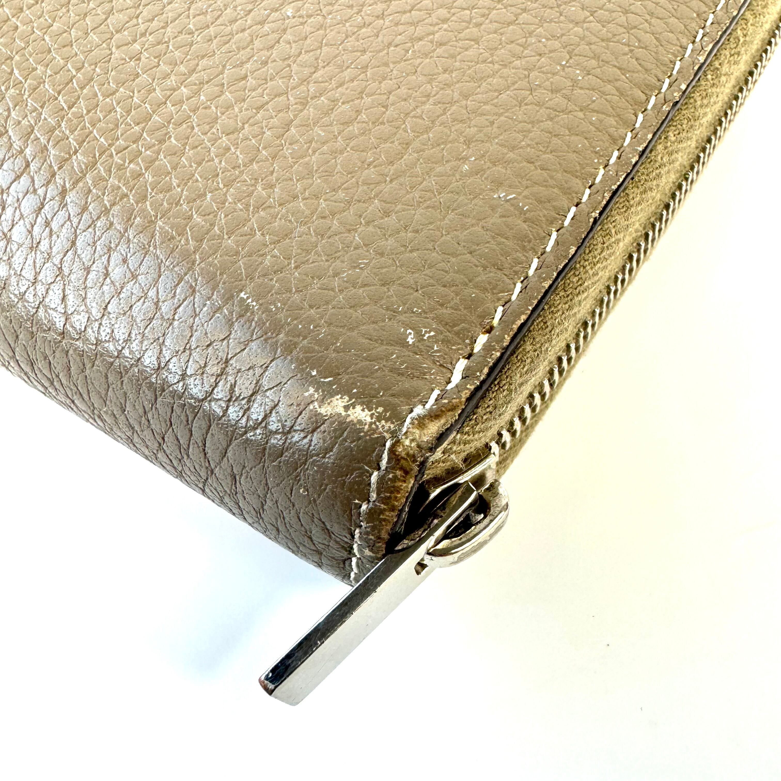 セリーヌ　長財布　ラウンドファスナー　レザー　グレージュ