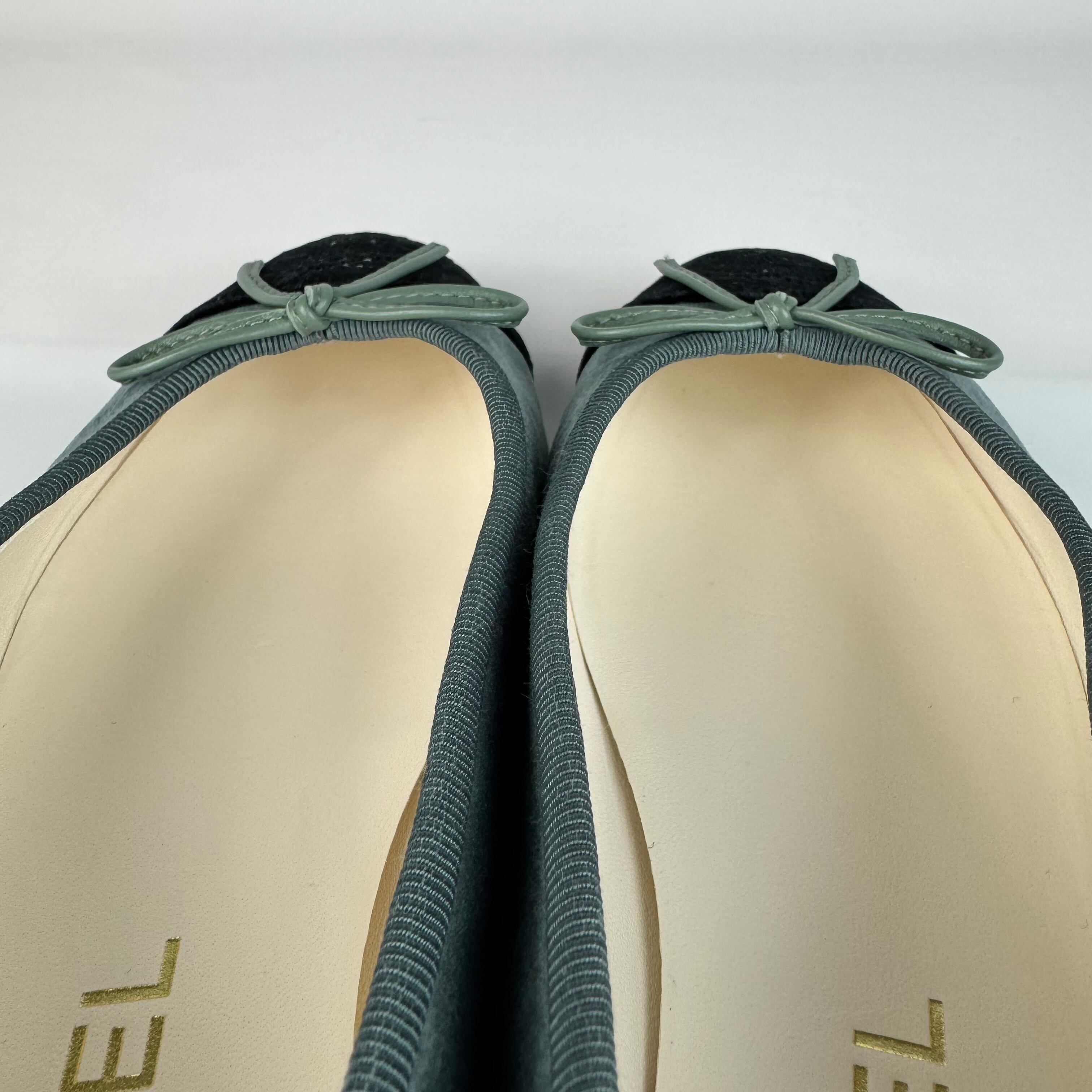 シャネル　CHANEL　リボンバレエシューズ　ココマーク　スエード　くすみブルー　23cm　351/2C