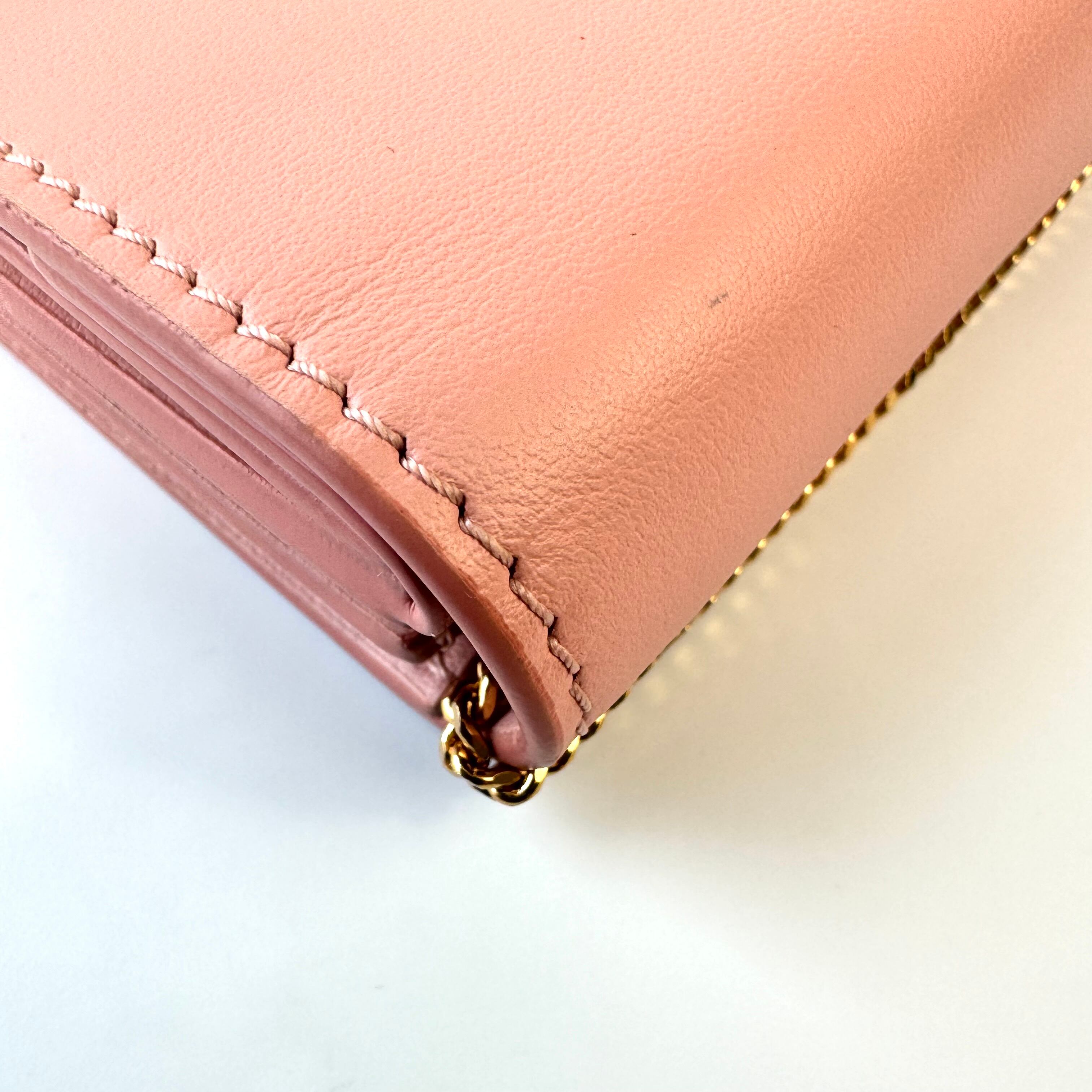 【美品】バーバリー　チェーンウォレット　コインケース　カードケース　TBロゴ　斜め掛け　二つ折り　80316271　ブラッシュピンク